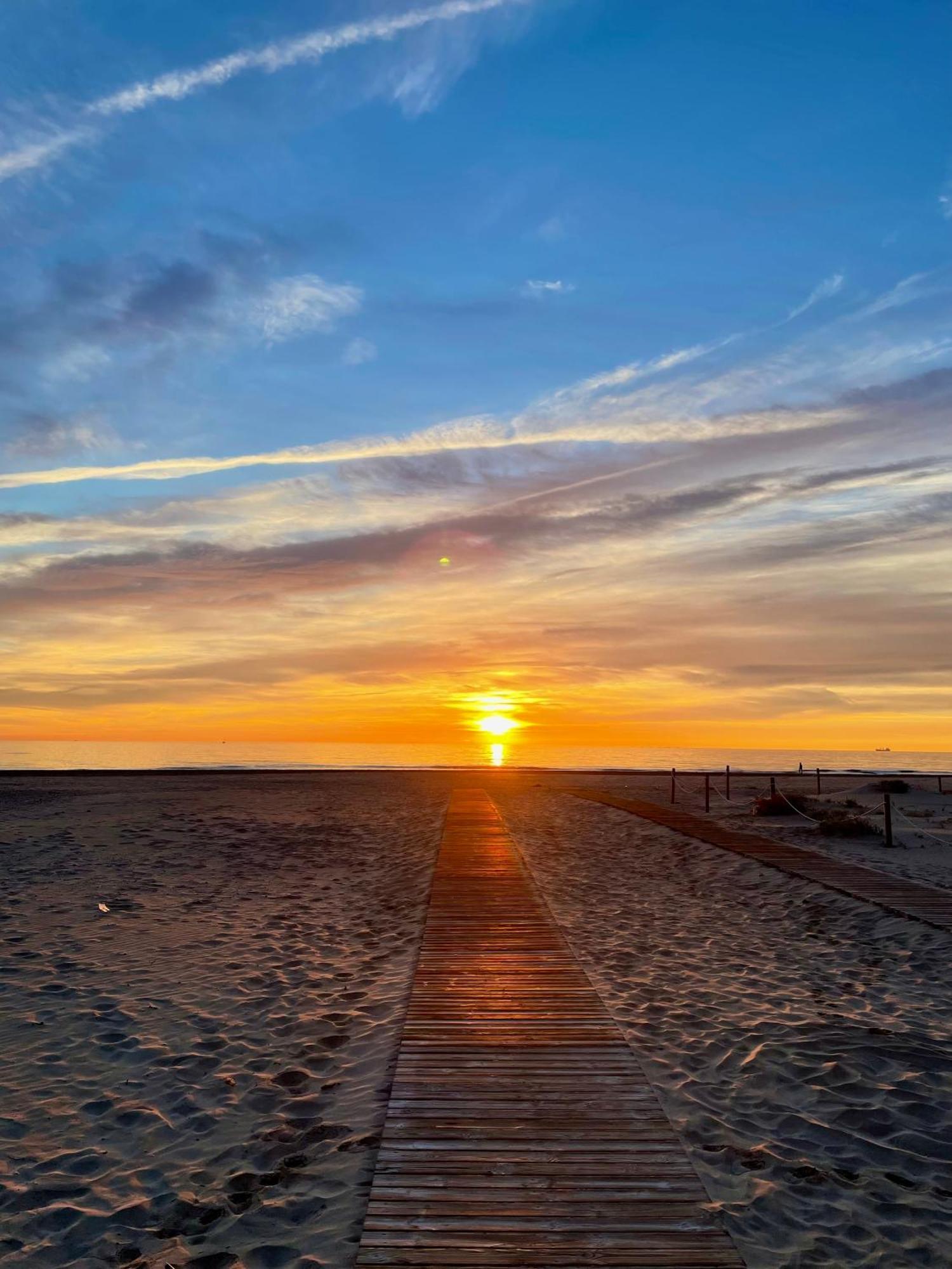 Flores Paradise Playa Sagunto 外观 照片