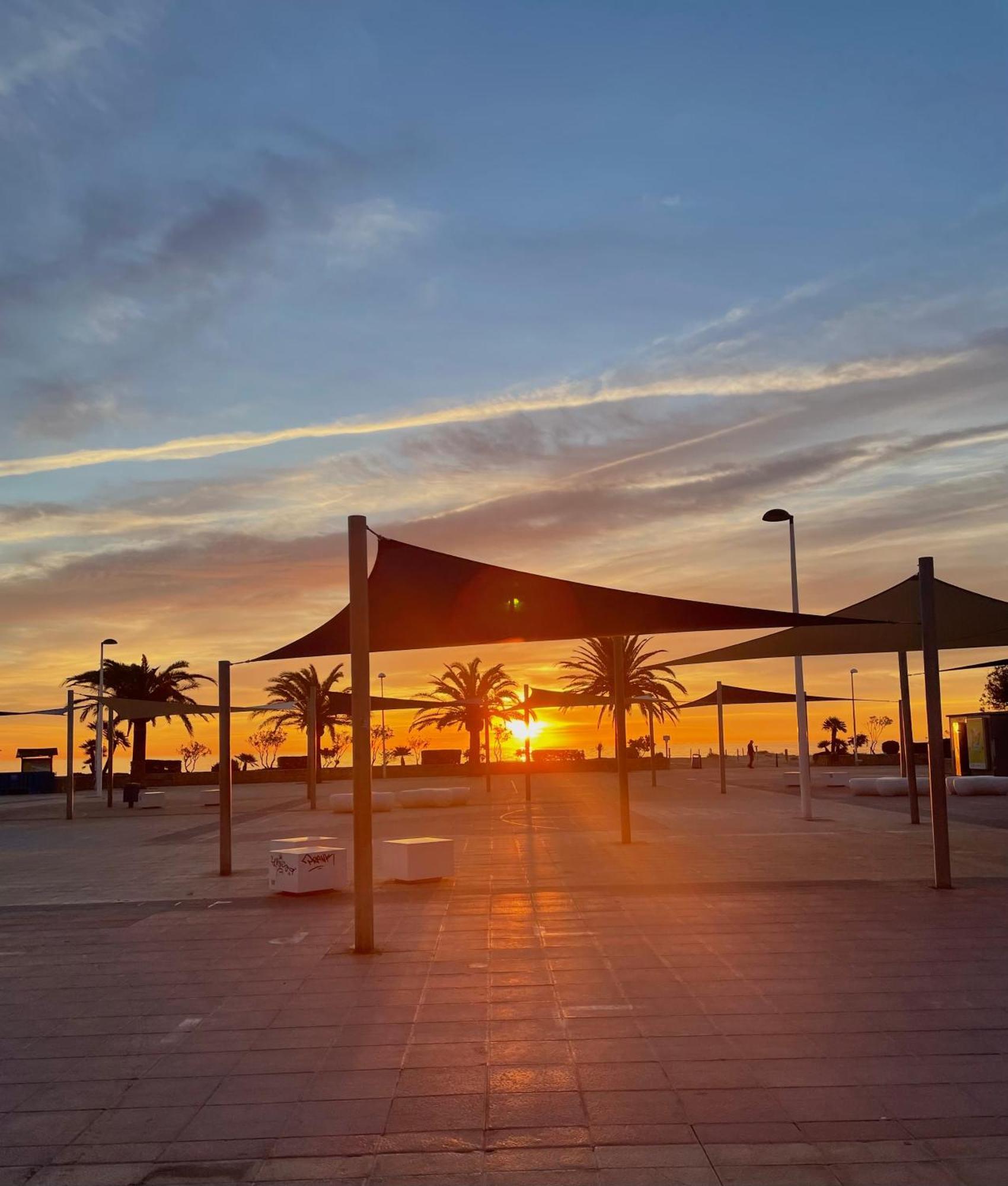 Flores Paradise Playa Sagunto 外观 照片